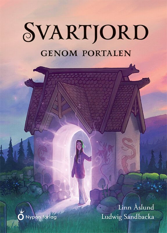 ISBN 9789180779685 Svartjord - Genom portalen