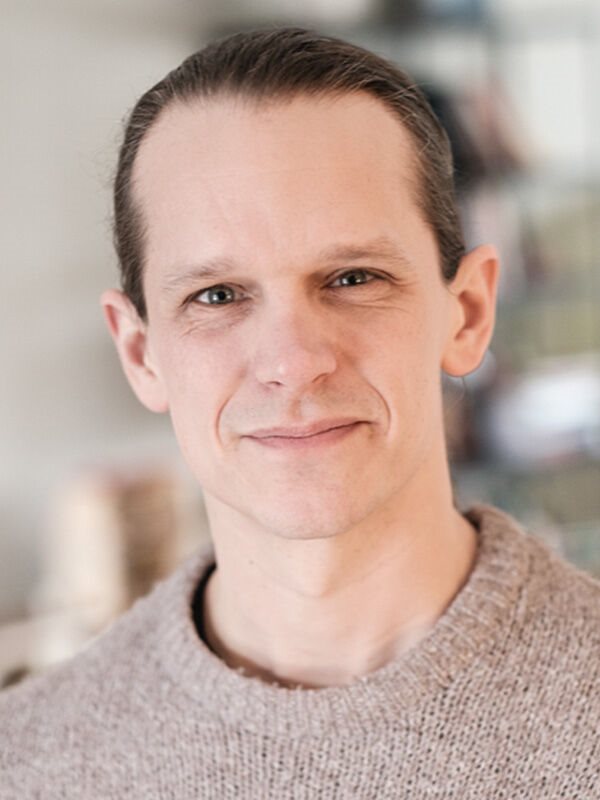 Anders Wiking Författare