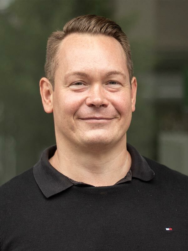 Antti Kurvinen Författare