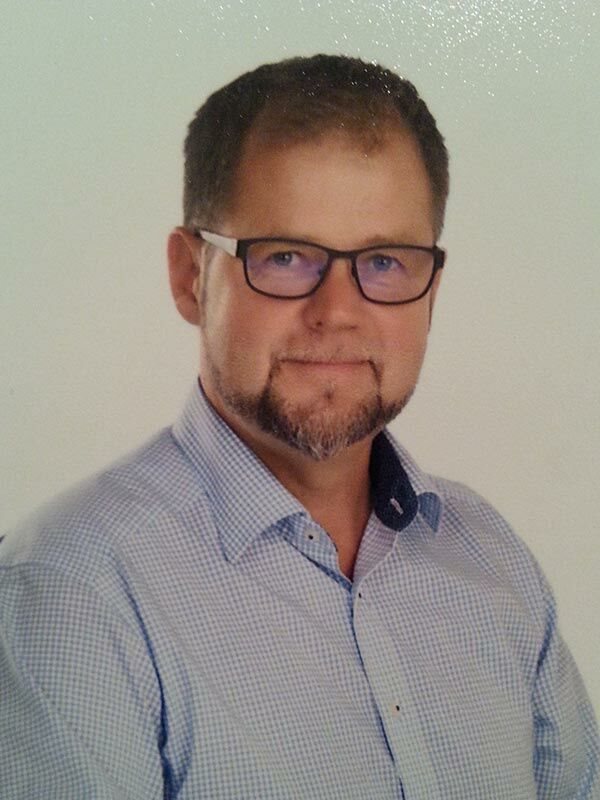 Arto Tikkanen Författare