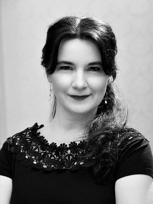 Boglárka Straszer Redaktör