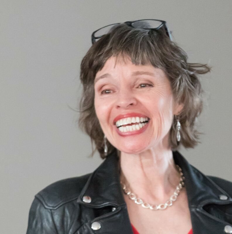 Gail Davison Blad Författare