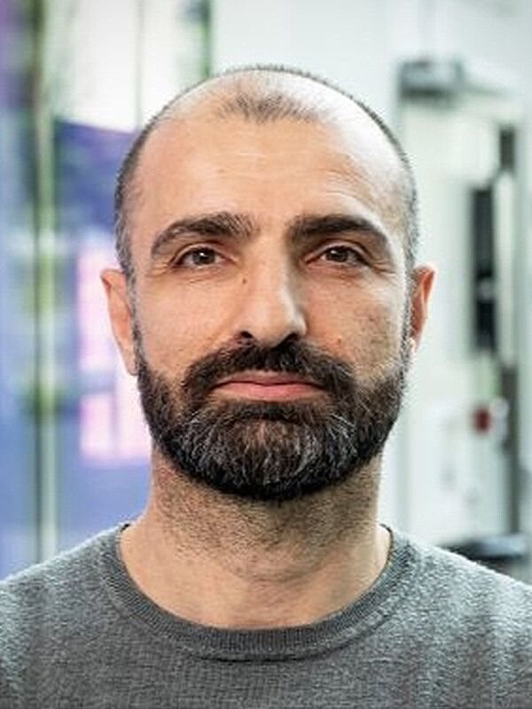 Hassan Sharif Kapitelförfattare