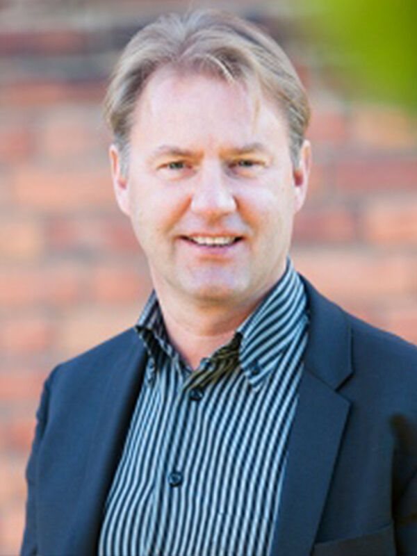 Roland Almqvist Kapitelförfattare