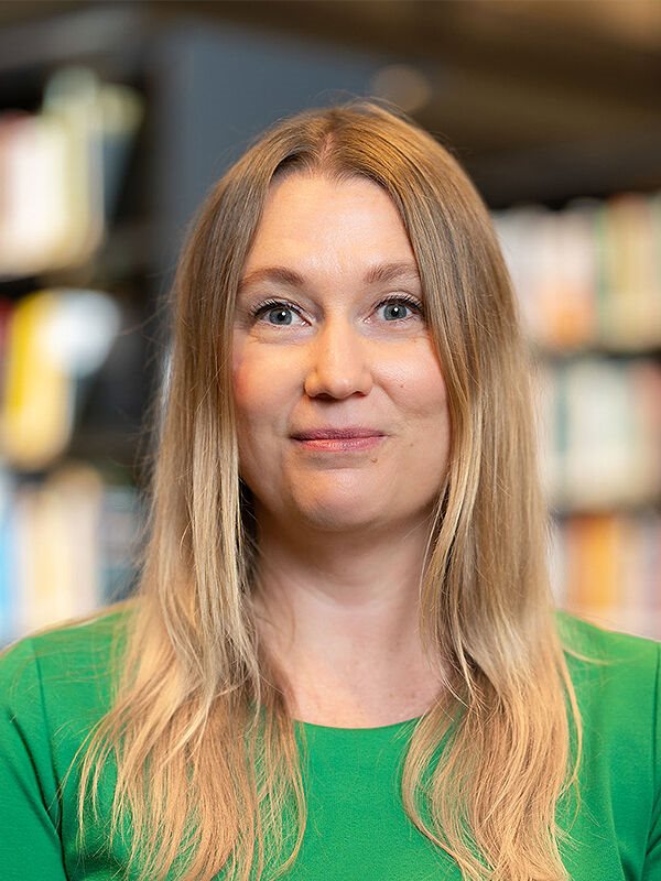 Tide Garnow Författare