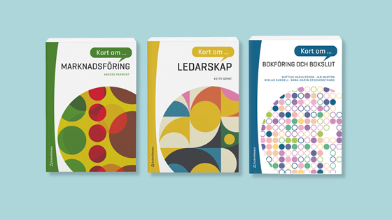 Mockups av böckerna Kort om marknadsföring, Kort om ledarskap och Kort om bokföring