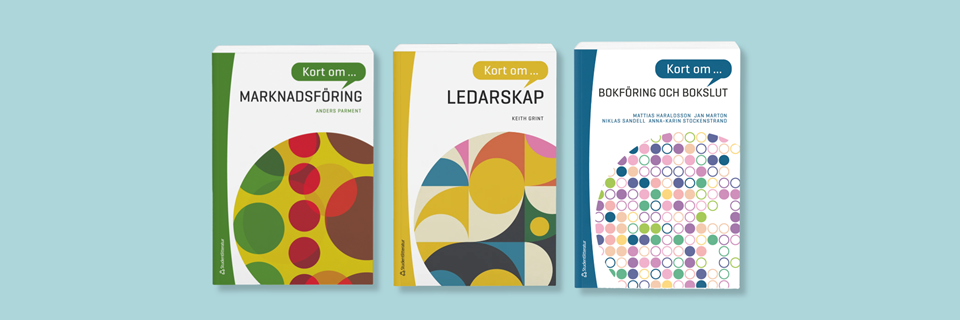 Mockups av böckerna Kort om marknadsföring, Kort om ledarskap och Kort om bokföring
