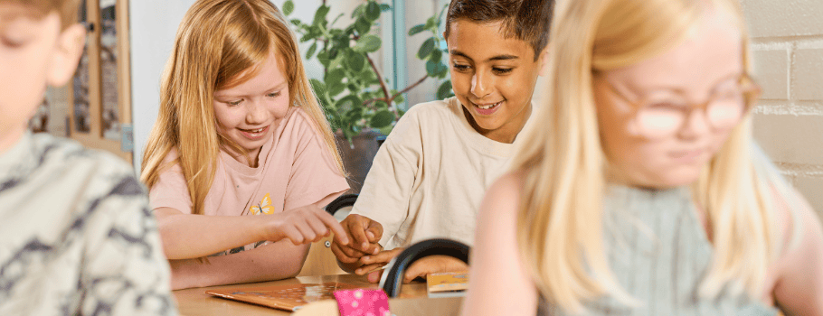 Elever arbetar med problemlösning i matte