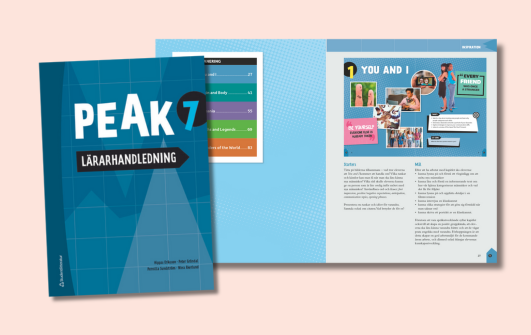 En bild som visar Peaks lärarhandledning som innehåller elevbokens sidor i miniatyr med kommentarer och tips för nivåanpassning.